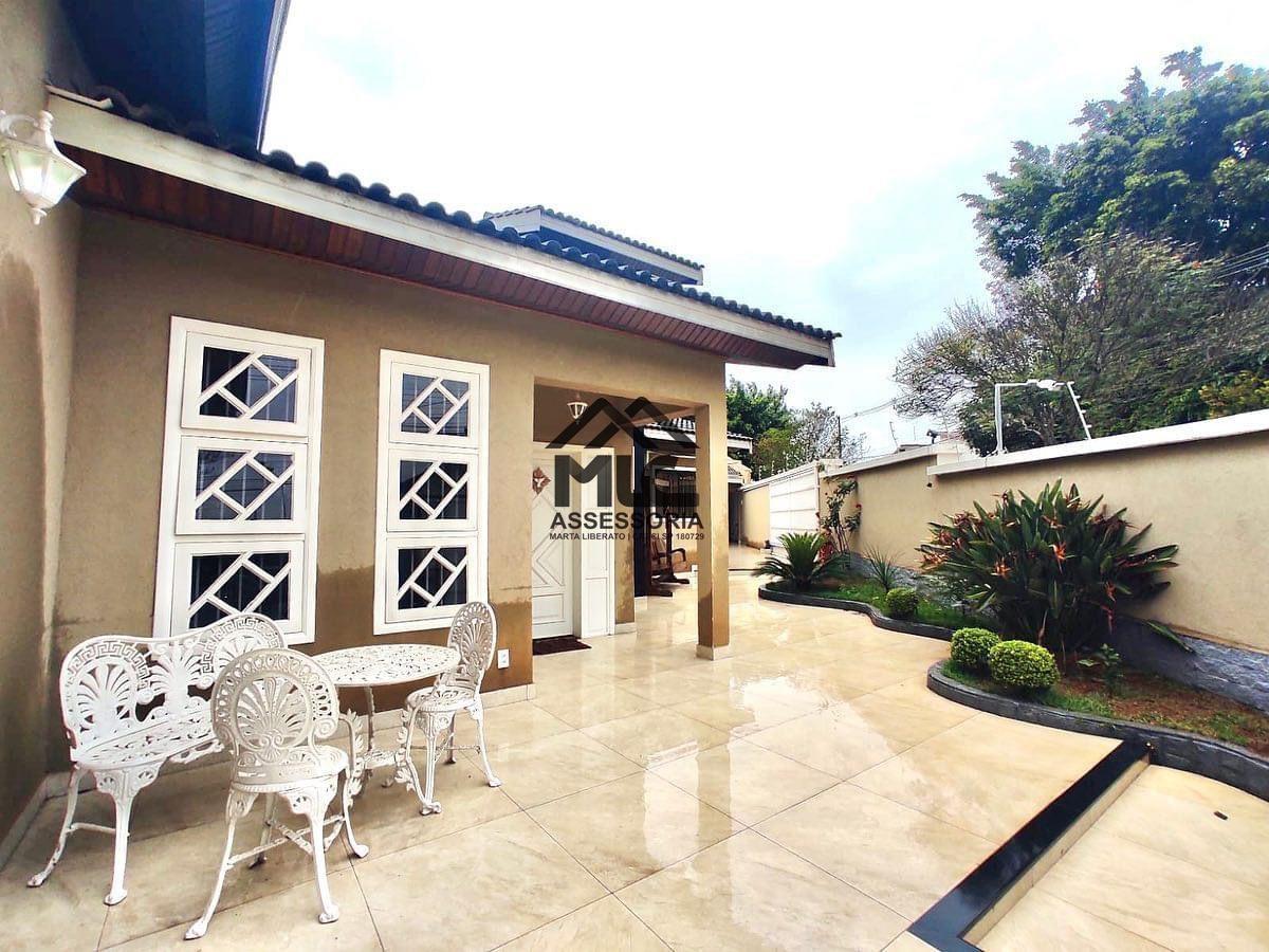 Casa para Venda em Bragança Paulista, Altos de Bragança, 4 dormitórios, 4 suítes, 5 banheiros, 2 vagas