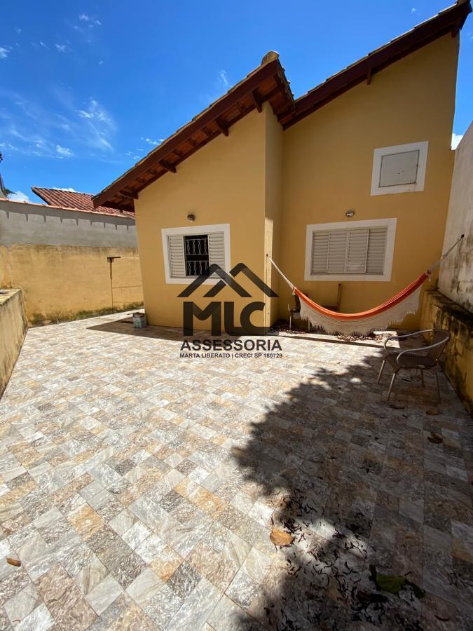 Casa para Venda em Bragança Paulista, Jardim São Miguel, 2 dormitórios, 1 suíte, 2 banheiros, 2 vagas